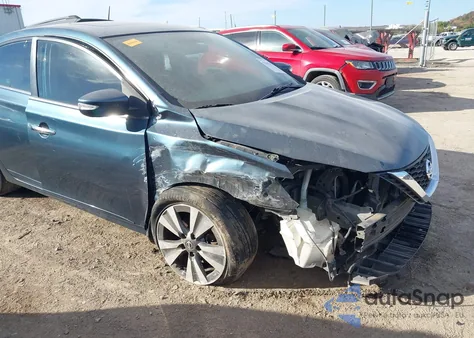 2017 Nissan Sentra Sl z USA, uszkodzony, nr VIN 3N1AB7AP6HY212277